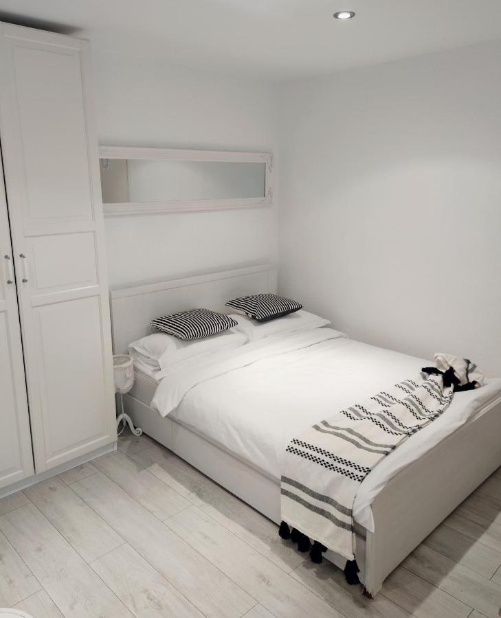 Davor Holiday Apartments Ровинь Экстерьер фото